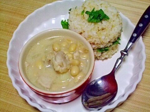 ふっくら大豆とチキンのフェジョン